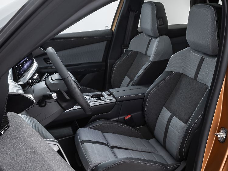 The newly developed front seats of the Opel Grandland have a narrow recess that is intended to relieve the pressure on the tailbone.