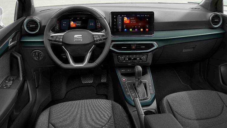The Seat Arona's space is quite decent.  The choice of materials in the interior has been improved by the facelift.
