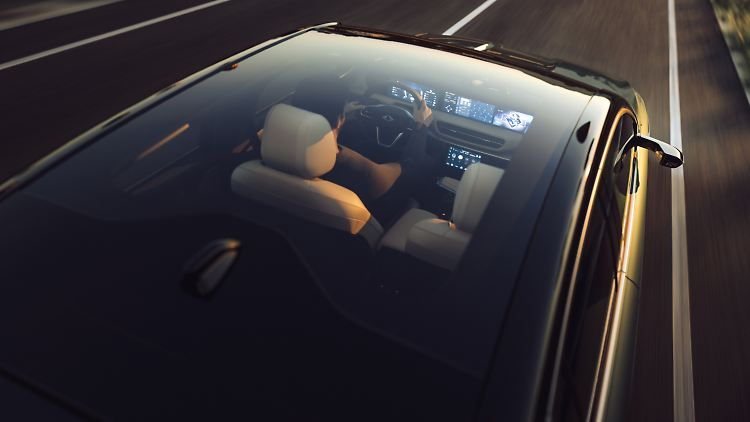 The T10F from Togg is said to have a panoramic glass roof.