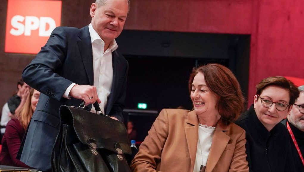 The manufacturer of the Chancellor's briefcase is insolvent
