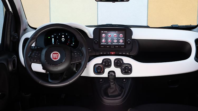 The standard equipment of the Fiat Pandina includes a seven-inch central display.