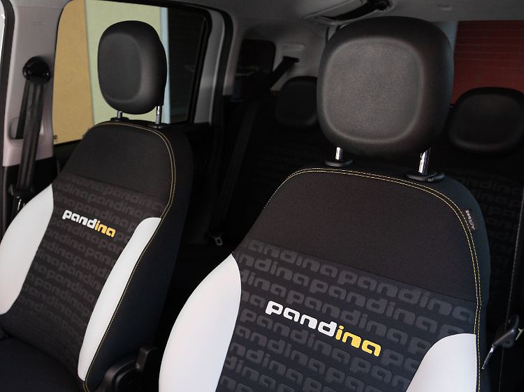The seat covers on the front seats were also spiced up with Pandina lettering and decorative stitching.