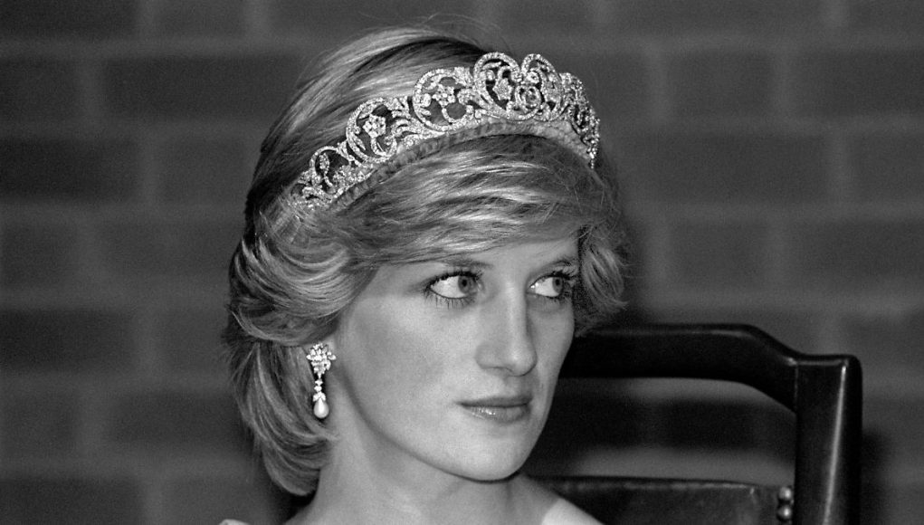 Princess Diana's brother gives insight into her childhood
