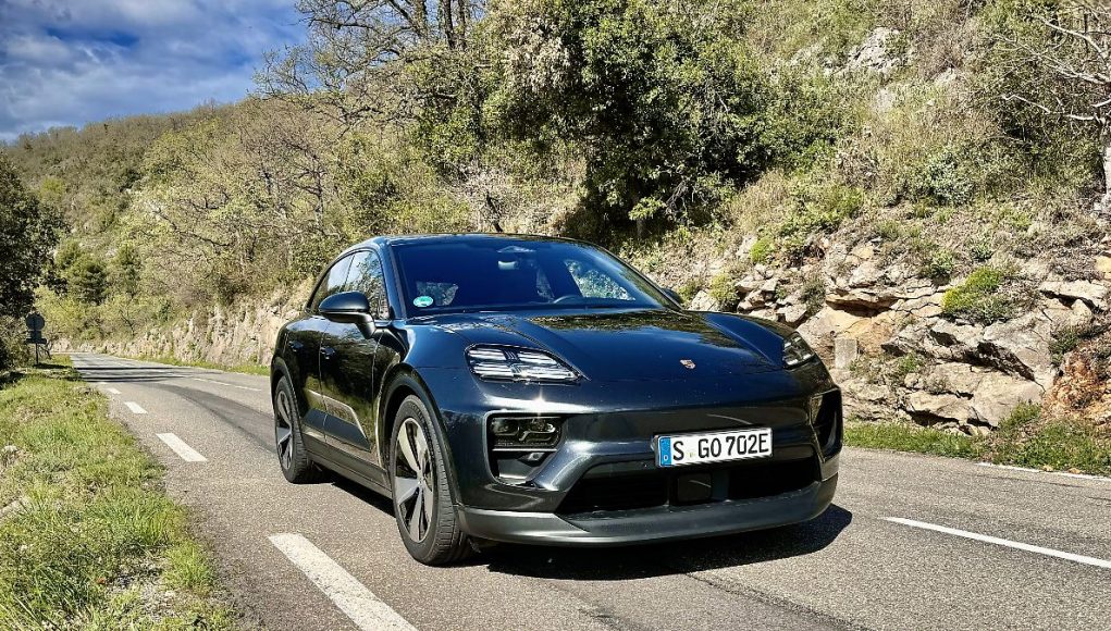 Driving a Porsche Macan for the first time - is it emotional?
