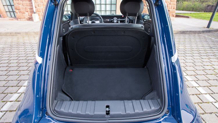 The Microlino's lined trunk can also accommodate your weekly shopping.