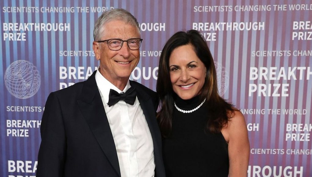 Bill Gates and Paula Hurd celebrate their couples premiere
