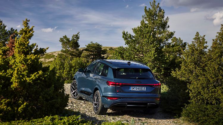 The Audi Q6 can certainly handle light gravel roads.