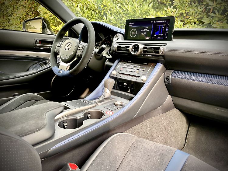 The Lexus impresses with fine Alcantara seats. The controls are not very intuitive, as is typical for the brand.