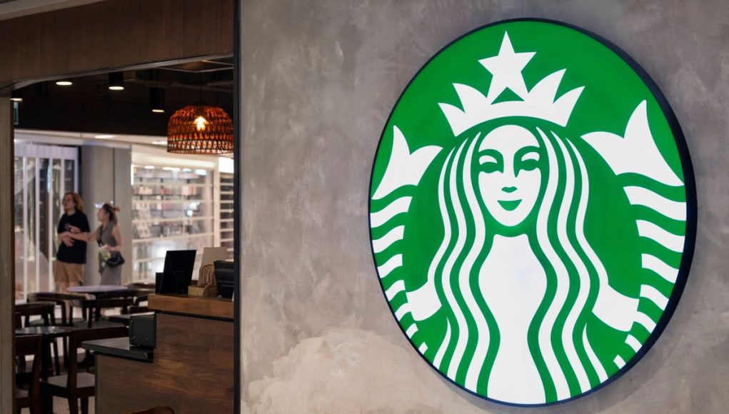 New Starbucks boss comes from restaurant chain
