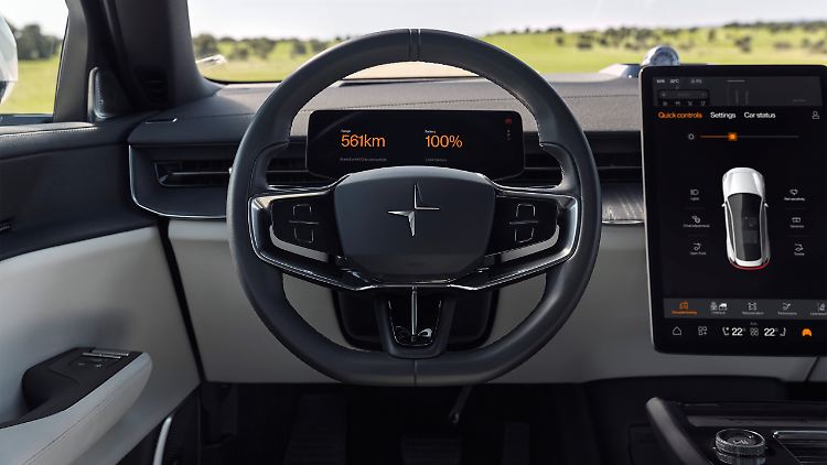 Factual and informative: the displays in the Scandinavian-Asian Polestar 3.