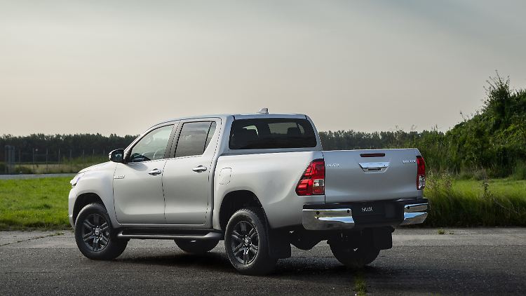 The hybrid version of the Toyota Hilux will only be available in the Double Cab body variant.