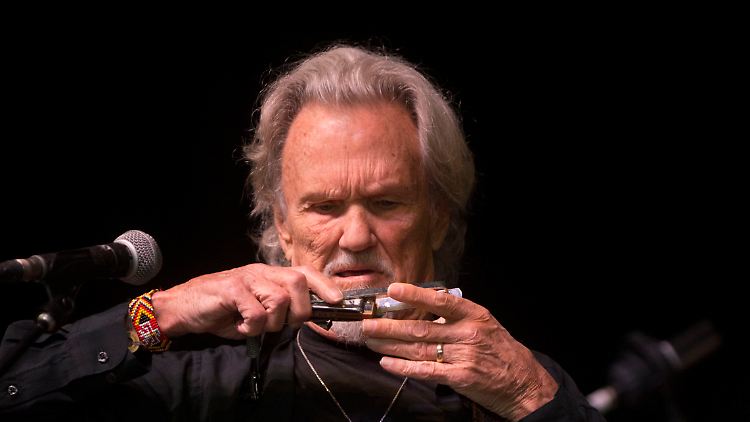 "I sing like a frog": Kris Kristofferson at a festival in 2019.