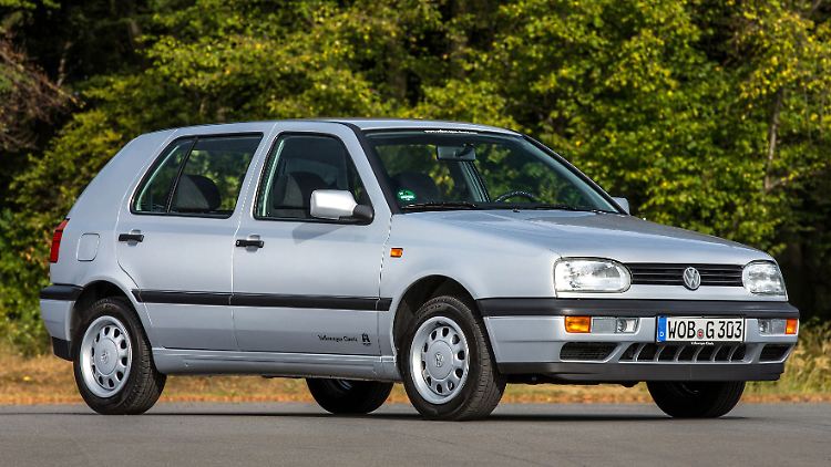 Visually, the Golf III is also getting old. The rust-prone Wolfsburg residents are slowly creeping out of the street scene.