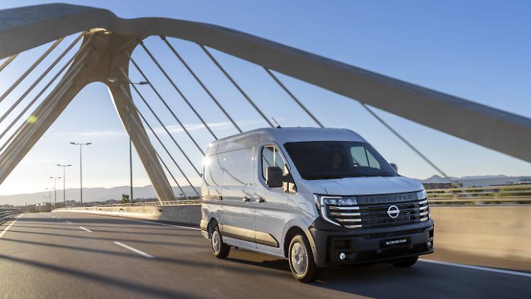 The basis is again the Renault Master.