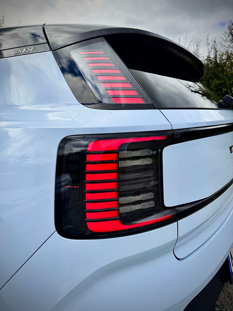 Striking LED taillights give the Volvo a high level of recognition.