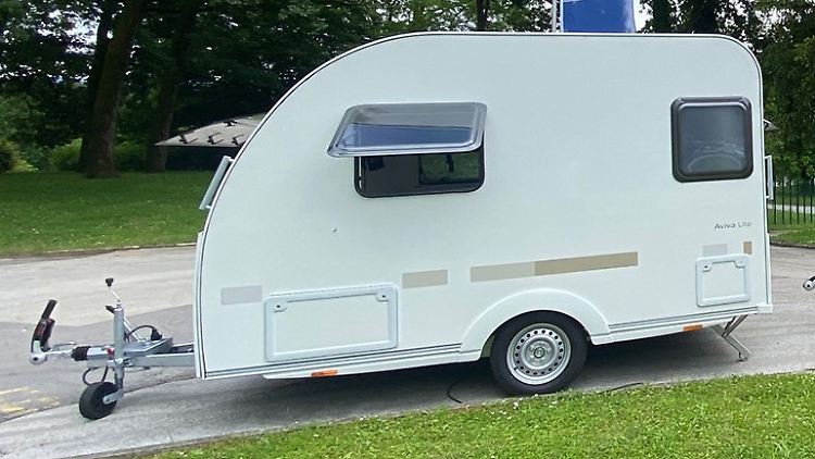 The Aviva Lite 300 LH is the smallest and 750 kilograms of lightest caravans from the Adriatic model program.